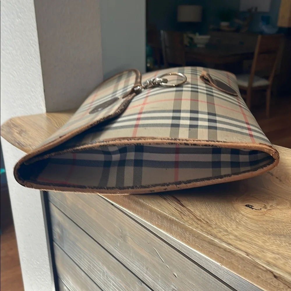 Authentic Burberry Vintage Nova Document Unisex Case